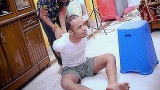 Sexy Patni Ka Boyfriend Pati Ke Samne Ushe Chod Diya