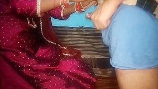 Desi Tina Ne Aaj First Baar Apne Chote Devar Ji Ko Sex Karna Sikhaya